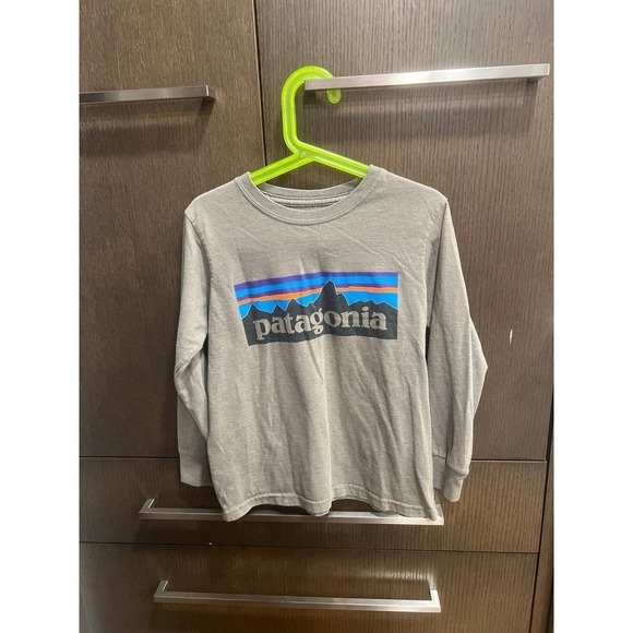 Patagonia Other - Patagonia boys long sleeve big logo size XS 4-5